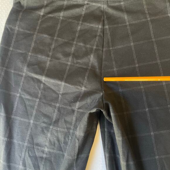Max Studio Women Khaki Jeggings size 29 Black Plaid Tummy Control Stretch PullOn - Picture 10 of 11